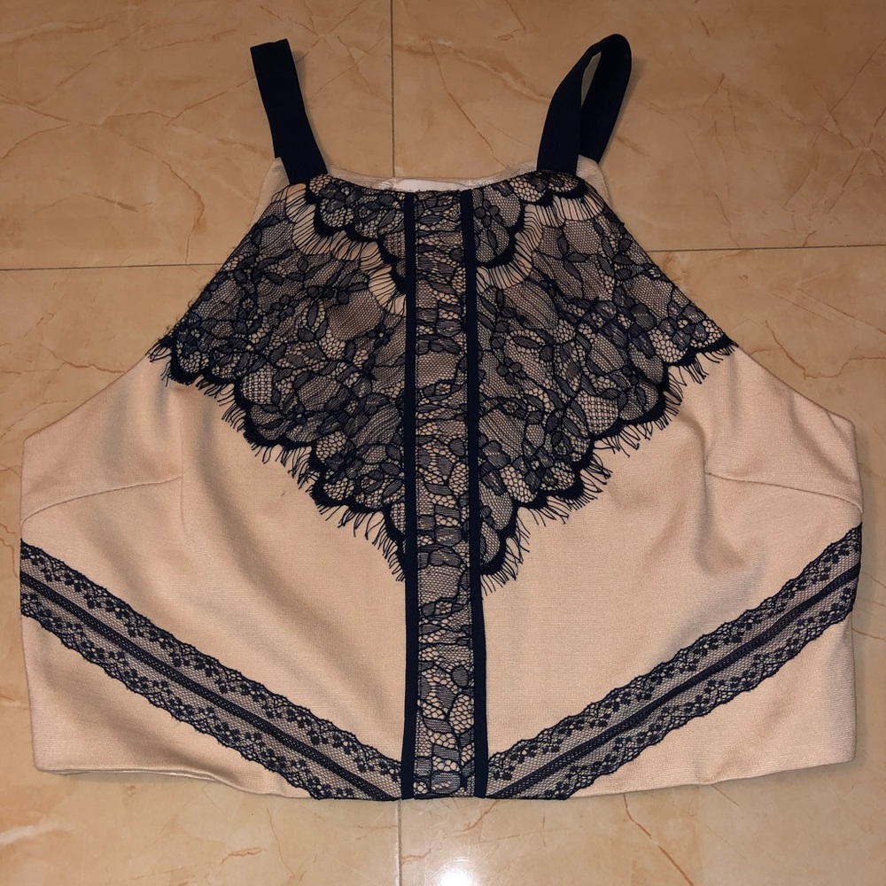 Beige and navy blue crop top!